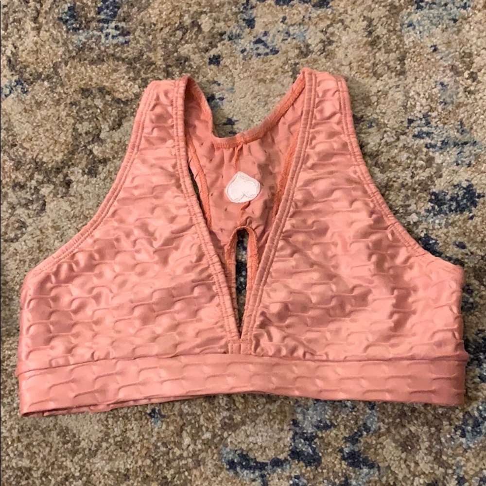 Booty by Brabants deep v rose quartz chrome top